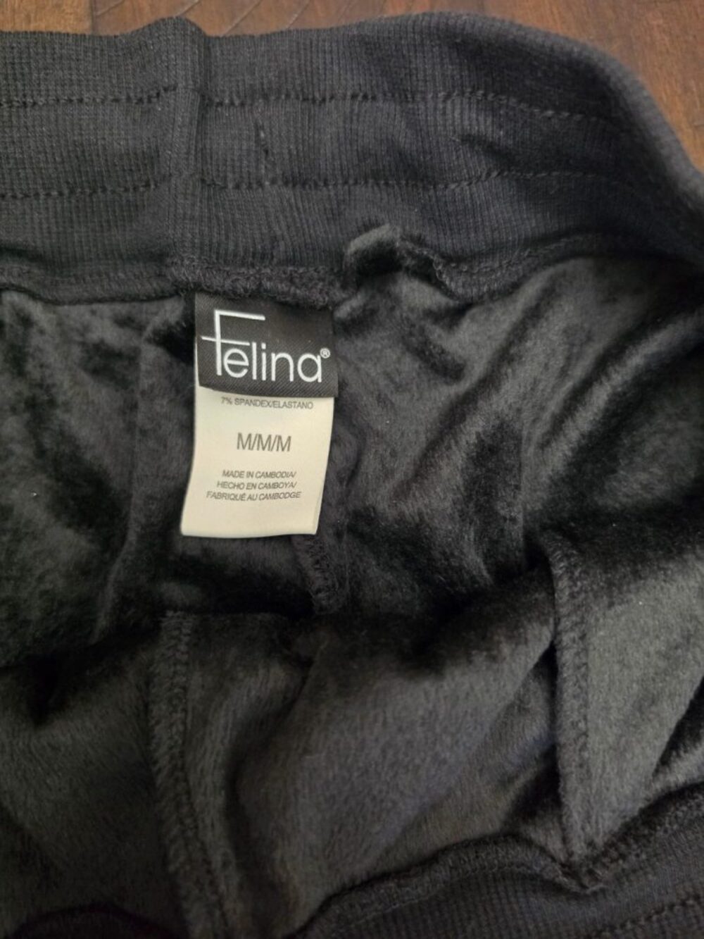 Track suit - Picture 5 of 5